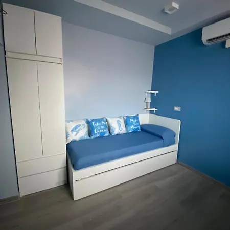 La Mansarda Azzurra - Ariston Mare E Porto Vecchio A 3 Minuti Lägenhet *